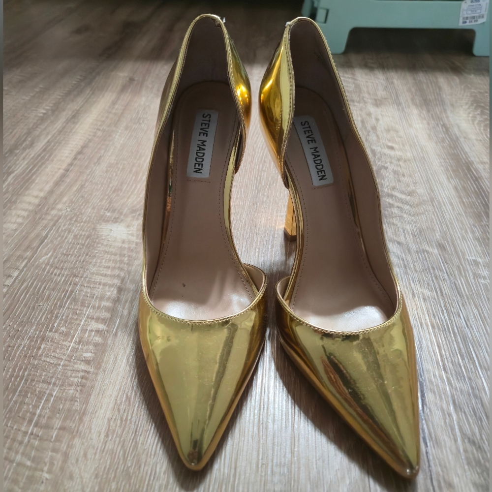 Steve Madden Metallic Gold Heels